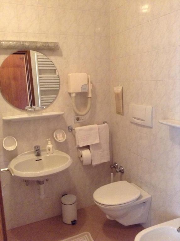 Hotel Tannerhof Merano Habitación foto
